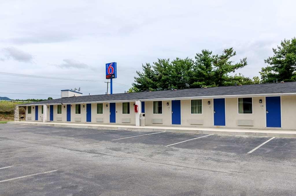 Motel 6 Troutville, Va ภายนอก รูปภาพ